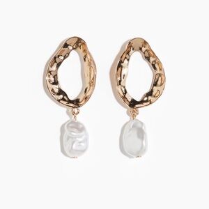 ✨ Gold Sculptural Pearl Drop Earrings | Modern Minimal